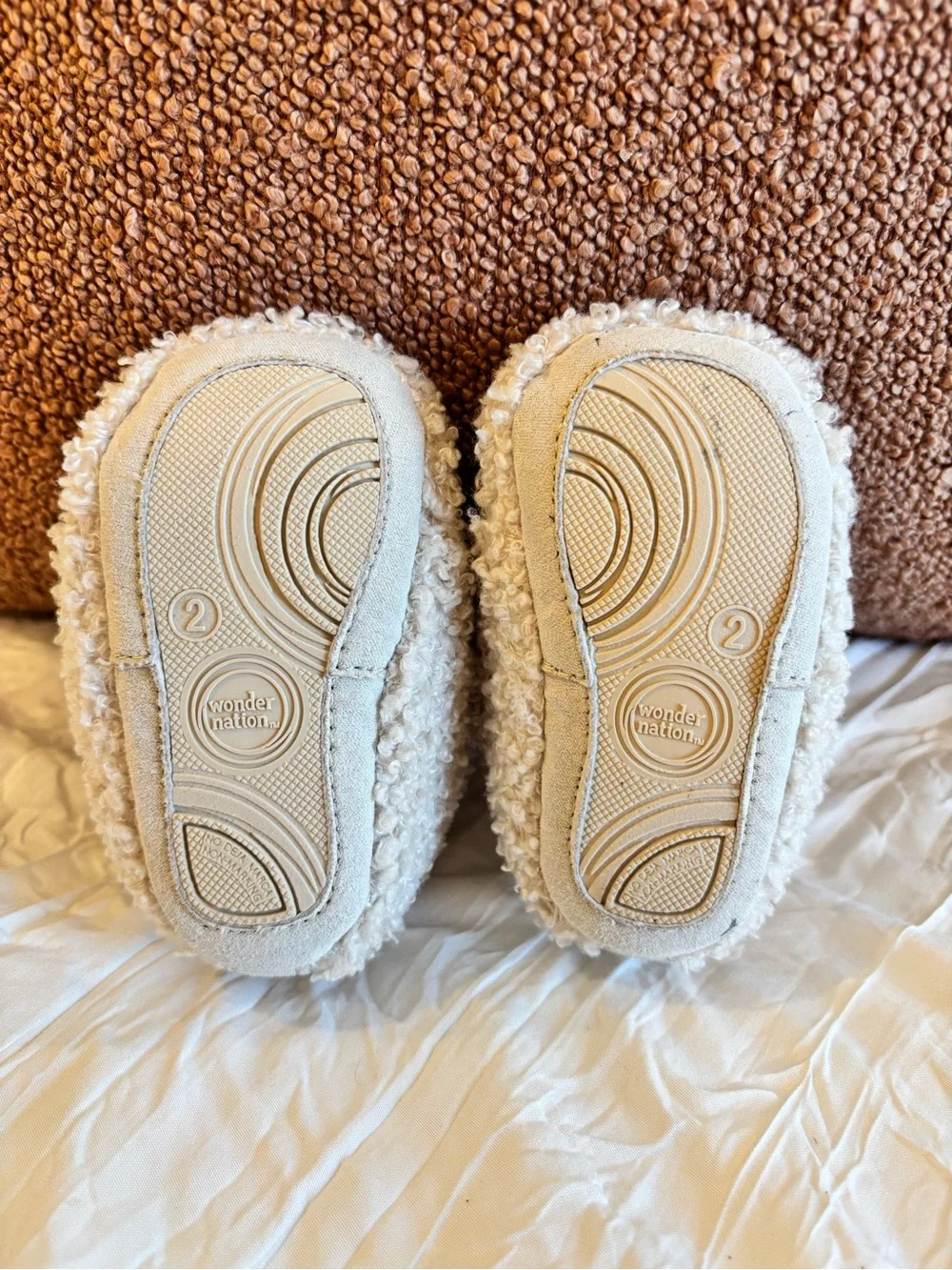 Wonder Nation Cozy Sherpa Baby Booties in Cream